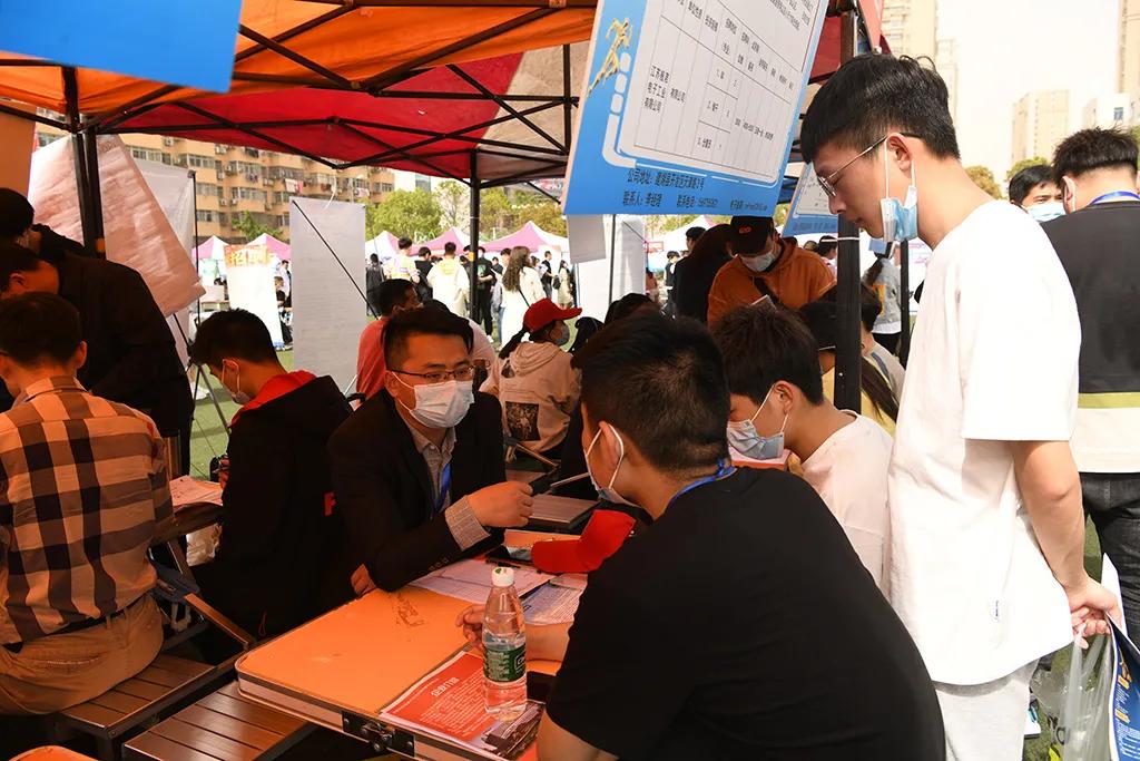 江苏省盐城技师学院|校园招聘活动现场火爆