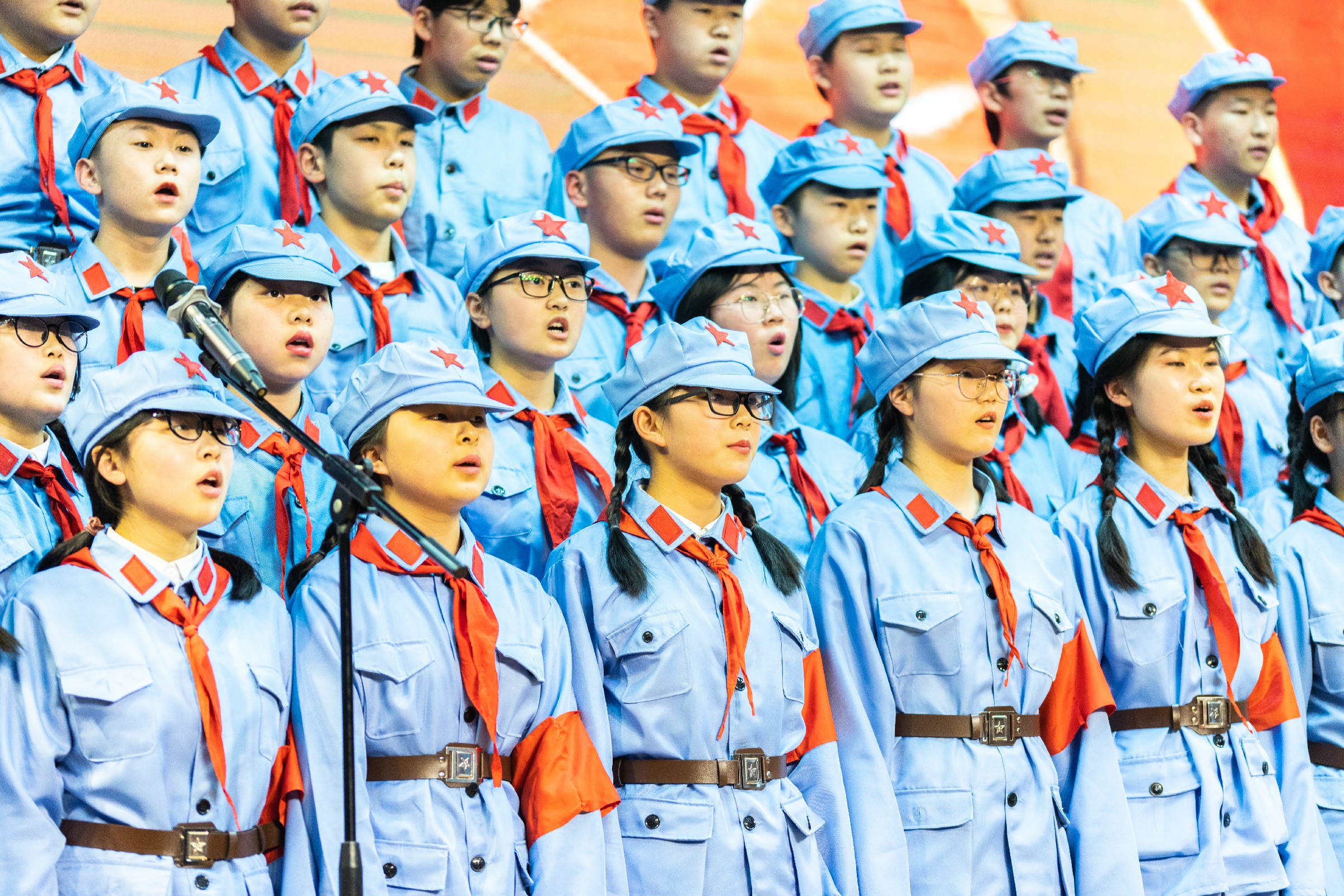 "唱红歌·颂祖国·感党恩"——盐城市康居路初级中学举办"唱支红歌给